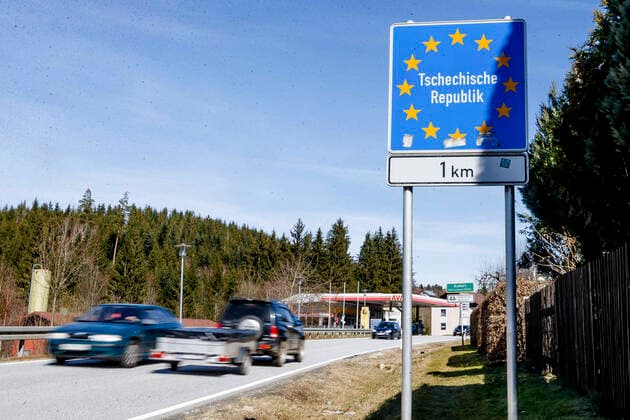 Schaerding, Germany 16 03 2020 Checks at the border between Bayerisch Eisenstein and the Czech Republic due to coronavirus COVID 19 on 16 March 2020 in Schaerding Schaerding border Bavaria Germany eu images 01048 223019  eu-images-048
