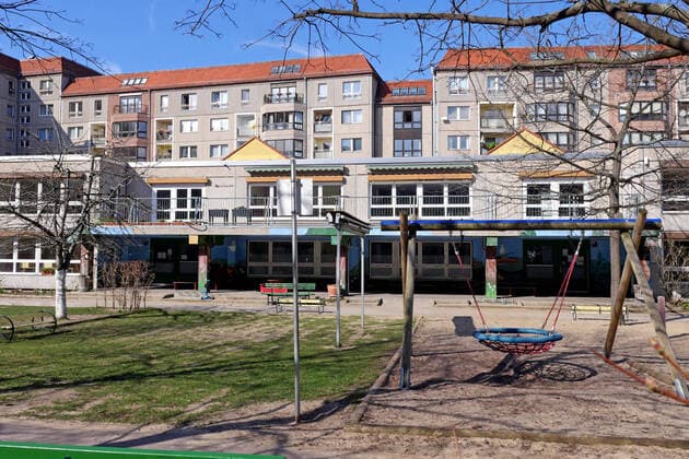 17 03 2020, Berlin Germany Due to the corona crisis, daycare centers and kindergartens will remain closed, a challenge for parents