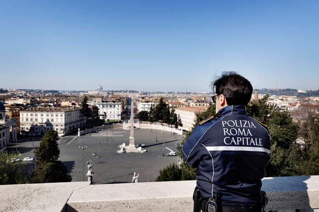 March 18, 2020, Roma, Roma, Italy: Coran Virus, COD-19, emergency in the streets of Roma..The Italian Government has adopted the measure of a national lockout by closing all activities, except for essential services in an attempt to fight Coronavirus (COVID-19) .All the city, as all the whole country, is under quarantine and the movement are restricted to the necessary. .The streets of the city are empty and controled by the amry. Roma Italy - ZUMAt147 20200318_zip_t147_001 Copyright: xMatteoxTrevisanx