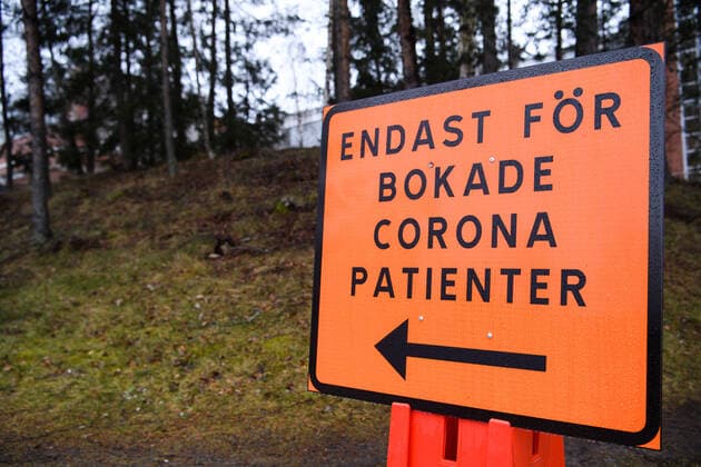 200318 Sign for Corona patients at Karolinska Huddinge due to the spread of Covid 19 on March 18, 2020 in Stockholm,  Copyright: SIMONxHASTEGARD 47078933st