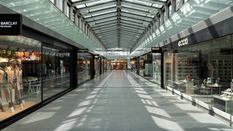 18 03 2020 City Hall Galleries, Innsbruck, Tyrol, Austria due to the consequences of the Corona Virus, Covid 19, mainly empty public space Impacts in the city closed shops empty shopping arcade empty shopping centre