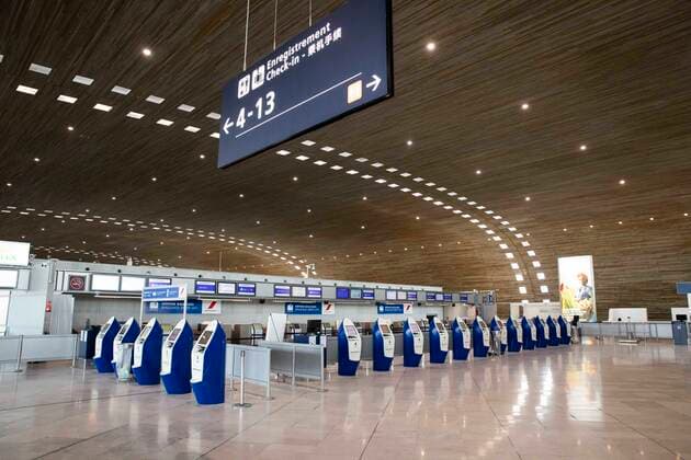 Paris, France, March 19, 2020 - Atmosphere at Paris Charles de Gaulle Airport after the head of state ordered people to stay home to stop the spread of Covid-19  Copyright: xAlexisxSciardx