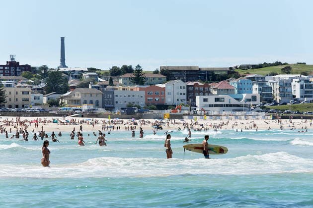 BONDI BEACH SOCIAL DISTANCING RULES, Beachgoers are seen at Bondi Beach despite the threat of Coronavirus (COVID-19) in Sydney, Friday, March 20, 2020. ( NO ARCHIVING, EDITORIAL USE ONLY, NO USE IN BOOKS WITHOUT CONSENT SYDNEY NSW AUSTRALIA  Copyright: xJOHNxFOTIADISx 20200320001458341341