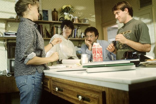 REVERSAL OF FORTUNE, Felicity Huffman, Annabella Sciorra, Ron Silver, Jack Gilpin, 1990, (c) Warner Brothers courtesy Everett Collection Warner Bros Courtesy Everett Collection !ACHTUNG AUFNAHMEDATUM GESCHÃ„TZT! PUBLICATIONXNOTxINxCANxCHNxFRAxITAxJPNxNORxPOLxRUSxESPxUKxUSA Copyright: xWarnerxBros CourtesyxEverettxCollectionx MCDREOF EC137