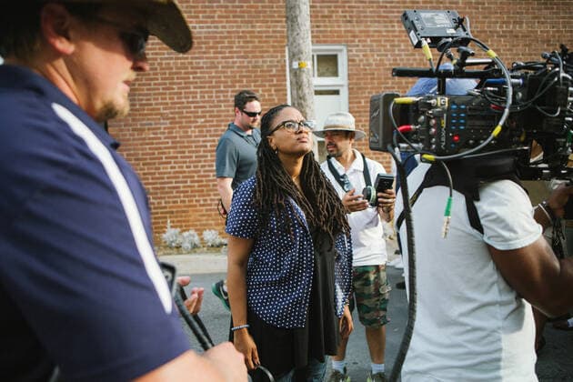 SELMA, director Ava DuVernay (center), on set, 2014. ph: Atsushi Nishijima Paramount Pictures Courtesy Everett Collection Paramount Courtesy Everett Collection !ACHTUNG AUFNAHMEDATUM GESCHÃ„TZT! PUBLICATIONXNOTxINxCANxCHNxFRAxITAxJPNxNORxPOLxRUSxESPxUKxUSA Copyright: xParamount CourtesyxEverettxCollectionx MCDSELM EC009