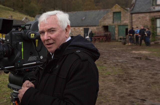 SUNSET SONG, director Terence Davies, on set, 2015. Magnolia Pictures Iris Productions Sunset Song Courtesy Everett Collection Magnolia Pictures Courtesy Everett Collection !ACHTUNG AUFNAHMEDATUM GESCHÃ„TZT! PUBLICATIONXNOTxINxCANxCHNxFRAxITAxJPNxNORxPOLxRUSxESPxUKxUSA Copyright: xMagnoliaxPictures CourtesyxEverettxCollectionx MCDSUSO EC015