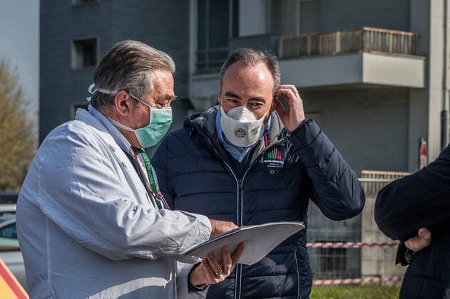 Cremona. Samaritan s Purse American NGO with the help of the Italian Air Force carries out the final preparations for the field tents in front of the Cremona hospital and inauguration with Giulio Gallera In the photo Rosario Canino medical director cremona and Giulio Gallera (Carlo Cozzoli Fotogramma, Ponte San Pietro - Bergamo - 2020-03-20) p.s. la foto e utilizzabile nel rispetto del contesto in cui e stata scattata, e senza intento diffamatorio del decoro delle persone rappresentate  Copyright: xCarloxCozzolix xFOTOGRAMMAx
