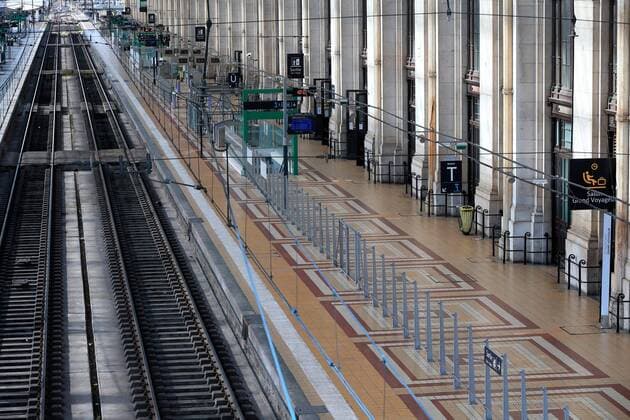 gare st jeans NEWS : Crise sanitaire mondiale et la pandemie du Coronavirus Covid19 en France - Bordeaux - 20 03 2020 MarcdeTienda Panoramic 