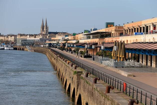 quai bacalan NEWS : Crise sanitaire mondiale et la pandemie du Coronavirus Covid19 en France - Bordeaux - 20 03 2020 MarcdeTienda Panoramic 