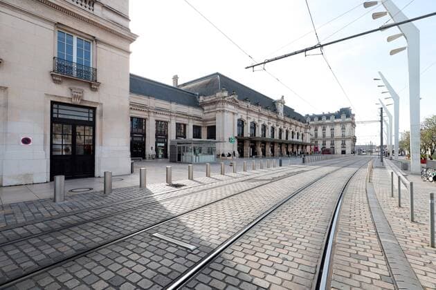 gare st jean NEWS : Crise sanitaire mondiale et la pandemie du Coronavirus Covid19 en France - Bordeaux - 20 03 2020 MarcdeTienda Panoramic 