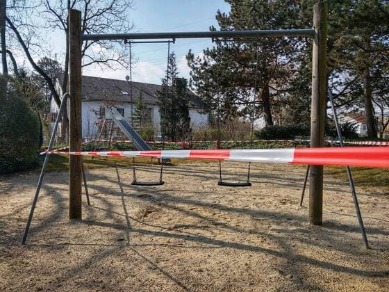 March 20, 2020, Munich, Bavaria, Germany: Playgrounds in Munich, Germany are the latest meeting places to be targeted with closures by police, administrations, and groundskeepers and property owners in order to stem the spread of Covid-19 (SARS COV 2) Munich Germany - ZUMAb160 20200320_zbp_b160_002 Copyright: xSachellexBabbarx