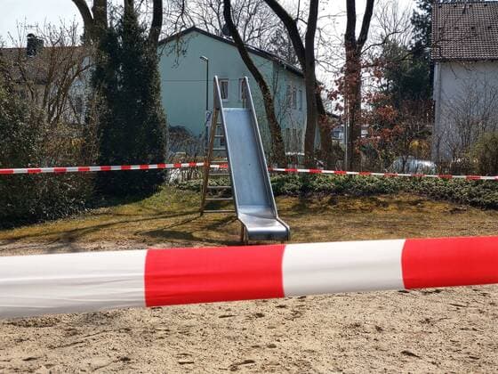 March 20, 2020, Munich, Bavaria, Germany: Playgrounds in Munich, Germany are the latest meeting places to be targeted with closures by police, administrations, and groundskeepers and property owners in order to stem the spread of Covid-19 (SARS COV 2) Munich Germany - ZUMAb160 20200320_zbp_b160_003 Copyright: xSachellexBabbarx