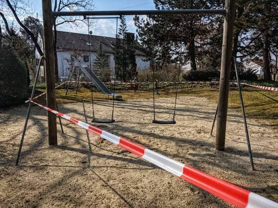 March 20, 2020, Munich, Bavaria, Germany: Playgrounds in Munich, Germany are the latest meeting places to be targeted with closures by police, administrations, and groundskeepers and property owners in order to stem the spread of Covid-19 (SARS COV 2) Munich Germany - ZUMAb160 20200320_zbp_b160_006 Copyright: xSachellexBabbarx