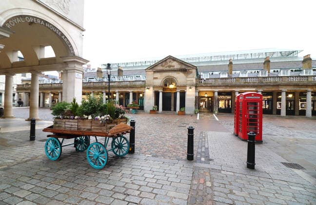 Empty Streets of London - coronavirus outbreak 2020 London, UK.London Covent Garden. Large empty spaces where tourists usually gather and deserted streets around landmarks due to the threat of a further spread of coronavirus -COVID-19 . London 19th March 2020 LMK73-J6378-200320 