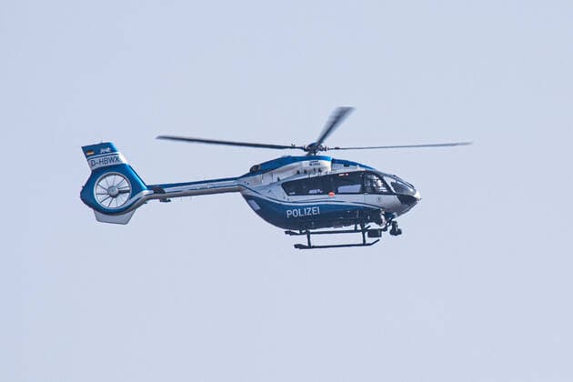 Police helicopter over Stuttgart in use Helicopter over Stuttgart Hedelfingen HeumadenBaden Württemberg, 70329 Stuttgart, Germany Copyright: 7aktuell.dex xDavidxM.xSkiba