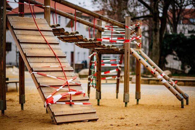 Erfurt , 20 03 2020 , Coronavirus in Erfurt , Erfurt closes sales outlets and restaurants to contain the coronavirus Image Erfurt closes playgrounds to contain the coronavirus
