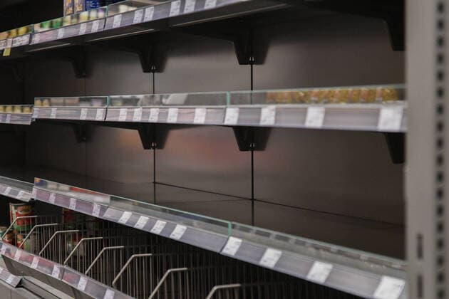 Empty shelves, coronavirus hamster purchases and empty supermarkets everywhere Shelves in Aalen, Bild Products such as toilet paper, cake rolls, noodles, rice or even rusk and durable canned food are sold out in many places Due to the high demand for durable food, empty shelves are often found Aalen Baden Württemberg Germany Aalen Copyright: x xonw-images.de JasonxTschepljakowx