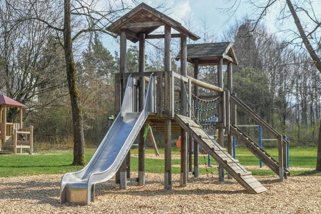 Playground closed, A deserted playground in Aalen is closed To contain the Corona Pandemic, all playgrounds in Baden Württemberg have been closed Aalen Baden Württemberg Germany Aalen Copyright: x xonw-images.de JasonxTschepljakowx
