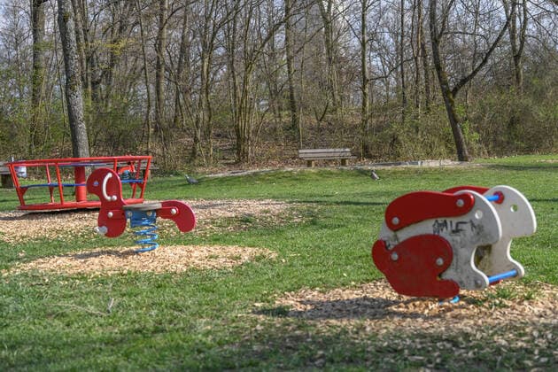 Playground closed, A deserted playground in Aalen is closed To contain the Corona Pandemic, all playgrounds in Baden Württemberg have been closed Aalen Baden Württemberg Germany Aalen Copyright: x xonw-images.de JasonxTschepljakowx