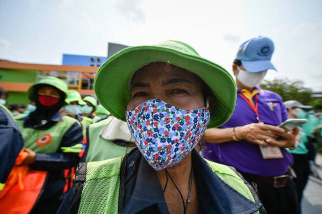 March 20, 2020, Bangkok, Thailand: A woman wears a protective mask as a preventive measure against the spread of Coronavirus at the Chatuchak Weekend Market in Bangkok..Thailand has so far reported 322 cases of COVID-19 coronavirus with most of the cases reported in the Capital city of Bangkok. Bangkok Thailand - ZUMAs197 20200320_zaa_s197_031 Copyright: xAmpholxThongmueangluangx