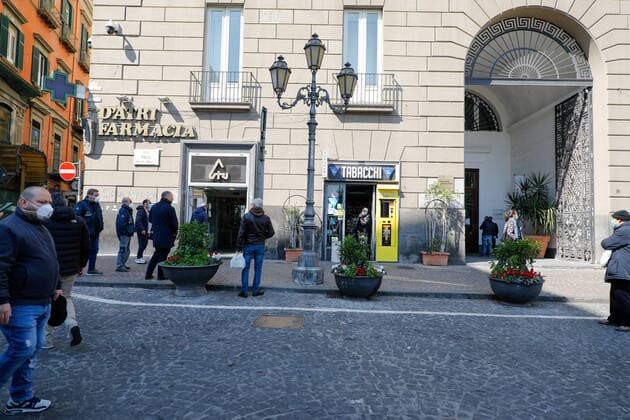 March 20, 2020, Naples, CAMPANIA, ITALY: Italy-20 03 2020 Naples, during the pandemic of the covid-19 virus, the streets are empty both in the center and in the suburbs but the inconvenience for citizens with garbage heaps begins, the lack of food for the less well-off. Now the military arrives, but the Neapolitans do not afflict themselves and respond with flags and banners from the balconies. Naples ITALY - ZUMAs236 20200320_zap_s236_013 Copyright: xFabioxSassox