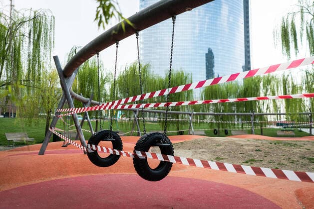 Milan park library of desert trees. Games and public spaces cordoned off (Stefano De Grandis Fotogramma, Milan - 2020-03-20) p.s. la foto e utilizzabile nel rispetto del contesto in cui e stata scattata, e senza intento diffamatorio del decoro delle persone rappresentate  Copyright: xStefanoxDexGrandisx xFOTOGRAMMAx