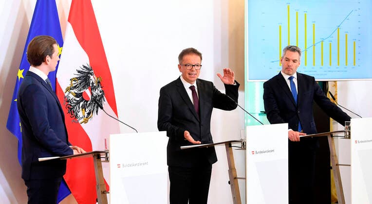 Vienna 20 03 2020, Federal Chancellery, Vienna, AUT, Current developments on corona disease in Austria, press conference, Current measures, in the picture Federal Chancellor Sebastian Kurz OeVP , Health Minister Rudolf Anschober Gruene and Interior Minister Karl Nehammer OeVP Fe  EP_pool