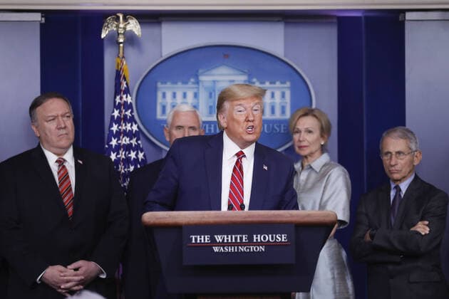 Bilder des Jahres 2020, News 03 März News Bilder des Tages U.S. President Donald Trump speaks during a Coronavirus Task Force news conference in the briefing room of the White House in Washington, DC on Friday, March 20, 2020. Americans will have to practice social distancing for at least several more weeks to mitigate U.S. cases of Covid-19, Anthony S. Fauci of the National Institutes of Health said today.  WAX20200320214 ALxDRAGO
