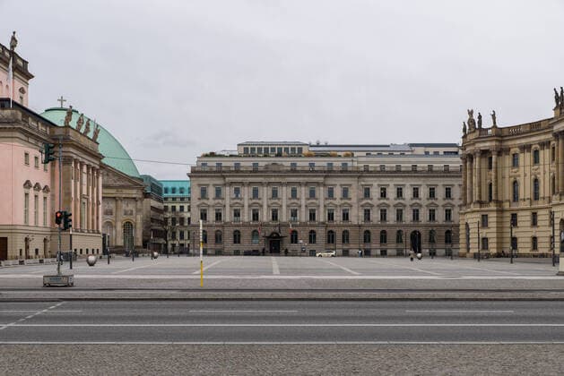 The Bebelplatz at the time of Covid 19 The Berlin Bebelplatz, where otherwise hundreds of passers-by are on the move at this time of year, hardly visited The coronavirus and the associated infection protection measures ensure that places that are otherwise so heavily frequented appear to be extinct , Berlin Berlin Deutschland Mitte