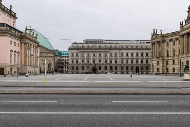 The Bebelplatz at the time of Covid 19 The Berlin Bebelplatz, where otherwise hundreds of passers-by are on the move at this time of year, hardly visited The coronavirus and the associated infection protection measures ensure that places that are otherwise so heavily frequented appear to be extinct , Berlin Berlin Deutschland Mitte