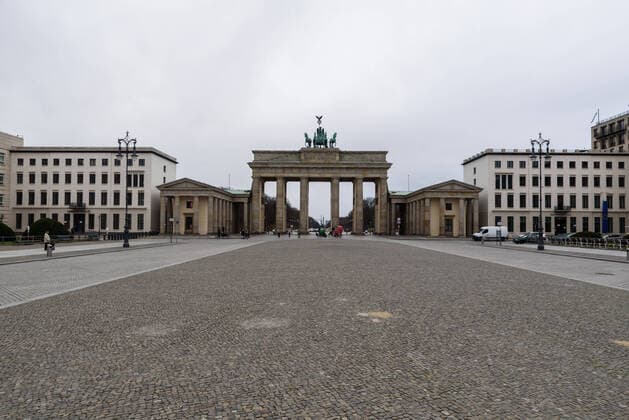 The Bebelplatz at the time of Covid 19 The Brandenburg Gate in Berlin, where hundreds of passers-by are usually on the move at this time of year, hardly visited The coronavirus and the associated infection control measures ensure that places that are otherwise so heavily frequented appear to be extinct, Berlin Berlin Deutschland Mitte
