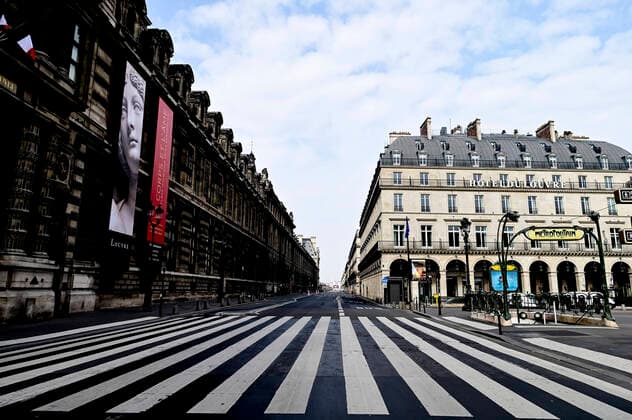 Paris en mode confinement - Rue de Rivoli deserte NEWS : COVID 19 a Paris - 20 03 2020 JBAutissier Panoramic 