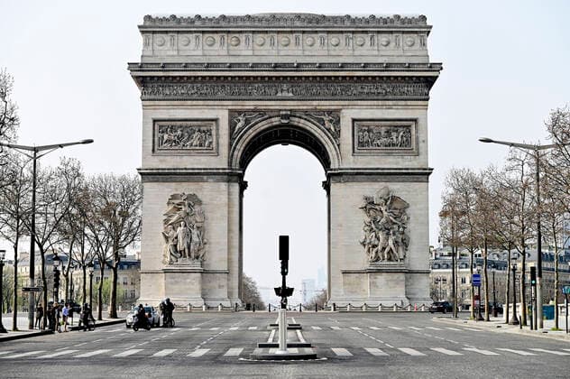 Paris en mode confinement - Champs Elysees - Concorde NEWS : COVID 19 a Paris - 20 03 2020 JBAutissier Panoramic 
