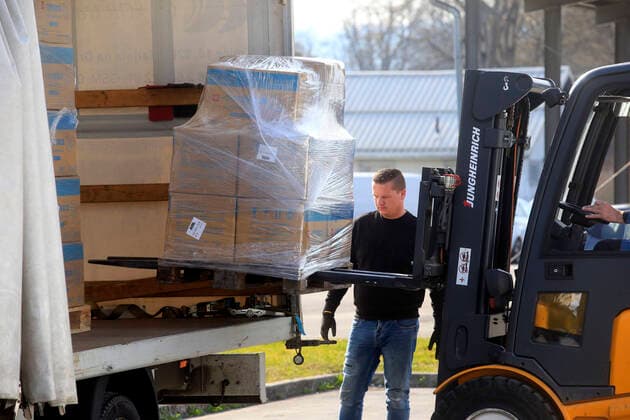 UEFA President Alexander Ceferin donated protective masks to Slovenia 20.03.2020., - Ljubljana, Slovenia - Shipment of 300,000 protective masks from China has arrived in Ljubljana. This shipment was donated to Slovenia by UEFA President Alexander Ceferin thanks to a friendship with Alibaba s founder Jack Ma. BorutxZivulovic FAxBobo PIXSELL