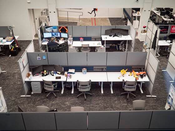 March 20, 2020, Des Moines, Iowa, U.S: A single worker in ESO, an emergency services company, in ESO s Des Moines office. On Friday morning, 20 March, Iowa reported 45 confirmed cases of the Coronavirus. Restaurants, bars, movie theaters, places that draw crowds are closed for at least 30 days. There are no shelter in place orders in effect anywhere in Iowa but people are being encouraged to practice social distancing and many businesses are requiring or encouraging employees to telecommute. Des Moines U.S. - ZUMAk94_ 20200320_zaf_k94_007 Copyright: xJackxKurtzx