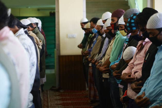 Impact of COVID-19 at Kathmandu Nepalese Muslims wearing a face masks as a precaution against Coronavirus (COVID-19) outbreak attends Friday prayers at a Jame mosque in Kathmandu, Nepal on Friday, March 20, 2020. Kathmandu Bagmati Nepal Copyright: SubashxShrestha