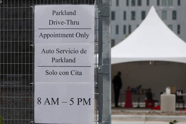 (200320) -- DALLAS (U.S.), March 20, 2020 (Xinhua) -- Photo taken on March 20, 2020 shows a drive-thru COVID-19 testing site in Dallas, Texas, the United States. The number of COVID-19 cases in the United States has topped 18,563 as of 18:30 Eastern Standard Time Friday, with 227 deaths, according to the Center for Systems Science and Engineering at Johns Hopkins University. (Photo by Dan Tian Xinhua) U.S.-TEXAS-DALLAS-DRIVE-THRU COVID-19 TESTING SITE 
