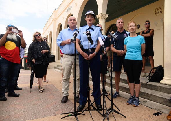 BONDI BEACH CORONAVIRUS CLOSURE, NSW Police Assistant Commissioner Karen Webb speaks during a press conference at Bondi Beach in Sydney, Saturday, March 21, 2020. Beachgoers drew condemnation yesterday when tens of thousands of people flouted social distancing rules, which have been put in place in an effort to limit the spread of COVID-19. ( NO ARCHIVING, EDITORIAL USE ONLY, NO USE IN BOOKS WITHOUT CONSENT SYDNEY NSW AUSTRALIA  Copyright: xJAMESxGOURLEYx 20200321001458564659