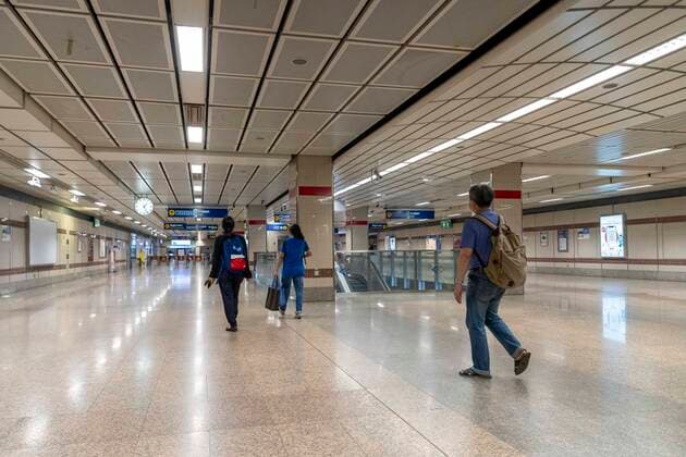 March 21, 2020, Bangkok, Bangkok, Thailand: The normally busy Sun Siritkit MRT subway station is practically empty, as citizen s of Thailand s capital Bangkok slowly begin to self isolate on the suggestion of the nation s leaders. The number of confirmed cases of Covid-19 jumped to 411 from 322 overnight, the largest daily increase seen in the country since the start of the outbreak. Bangkok Thailand - ZUMAt128 20200321_zap_t128_001 Copyright: xAdryelxTalamantesx