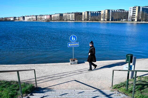 Unification of the Seas in Copenhagen, Saturday, March 21, 2020 Signage at the Seas in Copenhagen shows uniformity for walking in the streets,  Copyright: PhilipxDavalix cop107 spdk20200321-100714-L