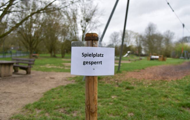 21 03 2020, xblx, closed playground on the lake meadow in Friedberg Friedberg