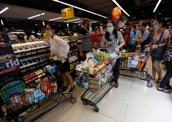March 21, 2020, Bangkok, Thailand: People shopping while wearing protective masks as a preventive measure against the spread of Coronavirus at a shopping mall in Bangkok. Bangkok Thailand - ZUMAs197 20200321_zaa_s197_011 Copyright: xChaiwatxSubprasomx