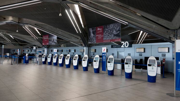 NEWS : annulation des vols et retour des derniers vacanciers - Aeroport Lyon Saint Exupery - Colombier Sauvignieu 21 03 2020 NEWS : Aeroport Lyon Saint Exupery - Colombier Sauvignieu - 21 03 2020 SandrineTHESILLAT Panoramic 