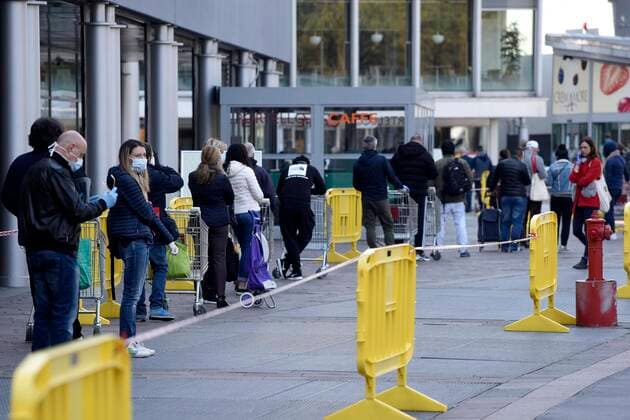 Milan, CORONAVIRUS - Rows to supermarkets In the photo: Row at the Portello supermarket  Copyright: xSimonaxChiocciax xIPAx xFotosickix