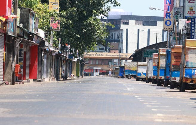 Sri Lanka: Empty street after curfew due to COVID-19 A view of an empty street is seen after the authorities announced a weekend curfew in the country as a preventive measure against the spread of the COVID-19 novel coronavirus, in Colombo March 21, 2020. Colombo Western Province Sri Lanka Copyright: SamanxAbesiriwardana