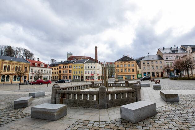 Curfew in Sebnitz The market fountain on the market place in Sebnitz, Saxony Due to the corona virus, a curfew in Sebnitz and the whole of Saxony is possible from 23 03 2020 before Sebnitz Saxony Germany Daniel Schäfer