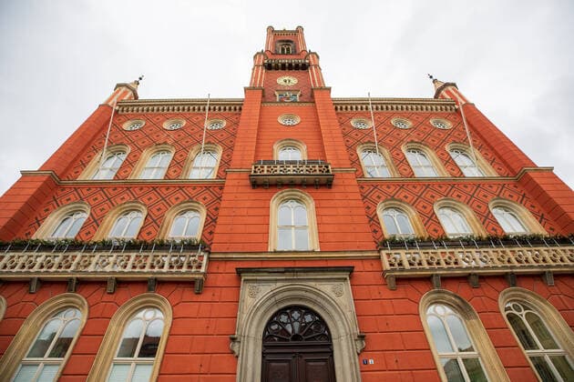 City Hall Kamenz The City Hall on the market place in the Saxon town of Kamenz Due to the coronavirus, a curfew in Kamenz and the whole of Saxony is possible from 23 03 2020 Kamenz Sachsen Germany Daniel Schäfer