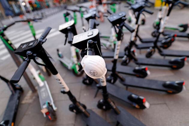 Bird scooters stand unused during the Corona crisis in the City of Cologne Cologne, 21 03 2020 Foto:xC.xHardtx xFuturexImage