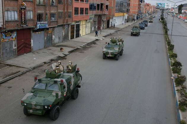 LA PAZ, LP - 20.03.2020: POLICE ACTION IN BOLIVIA BY COVID19 - Military and police operative in the City of El ALto so that the touch of a fall is respected in the third day of a health emergency in Bolivia. x1895896x  GastonxBrito