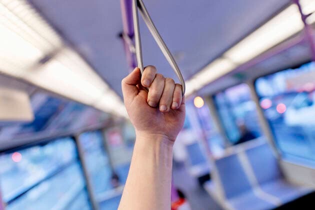 A passenger holds on to a loop on the train during the Corona crisis Cologne, 21 03 2020 Foto:xC.xHardtx xFuturexImage